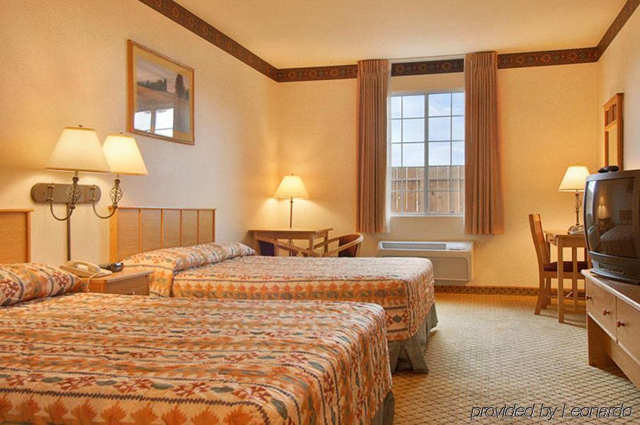 The Inn At Rolling Hills Casino & Resort Корнинг Стая снимка