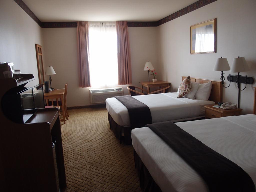 The Inn At Rolling Hills Casino & Resort Корнинг Екстериор снимка