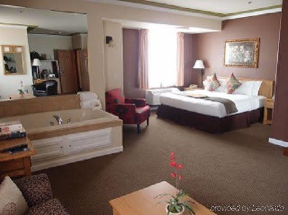 The Inn At Rolling Hills Casino & Resort Корнинг Екстериор снимка